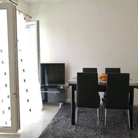 Apartments Jure Miljak Подстрана Екстериор снимка