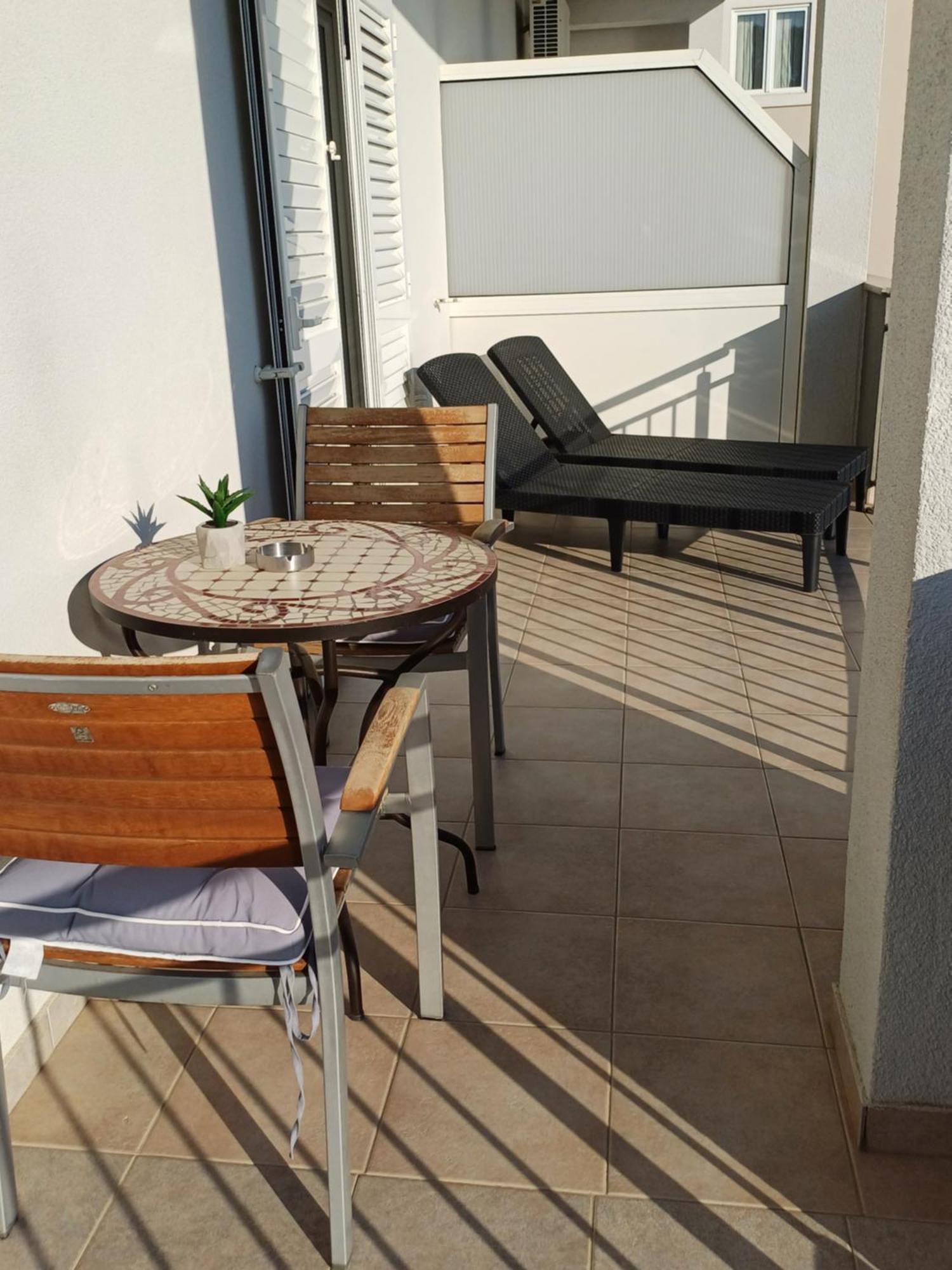 Apartments Jure Miljak Подстрана Екстериор снимка