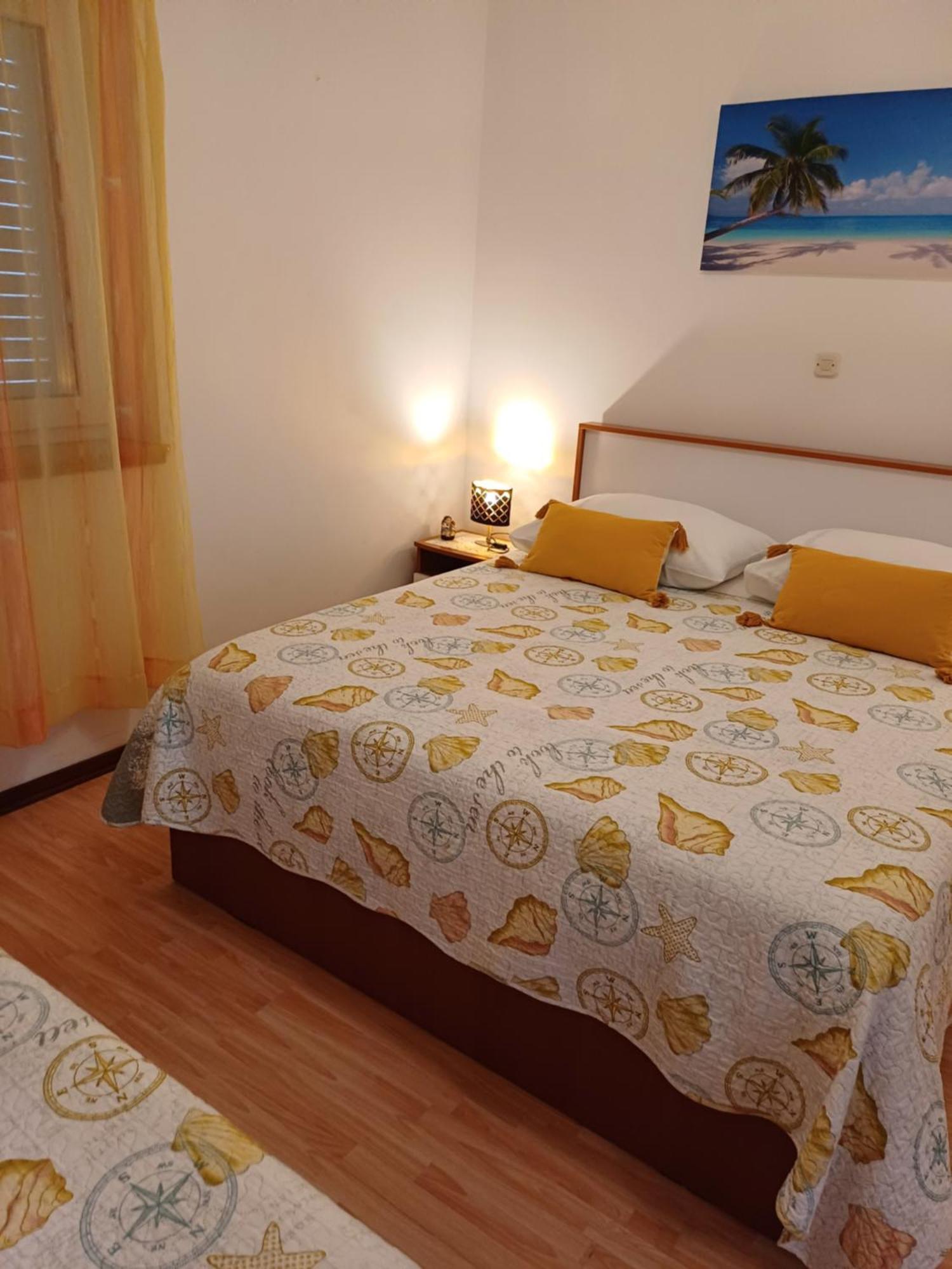 Apartments Jure Miljak Подстрана Екстериор снимка
