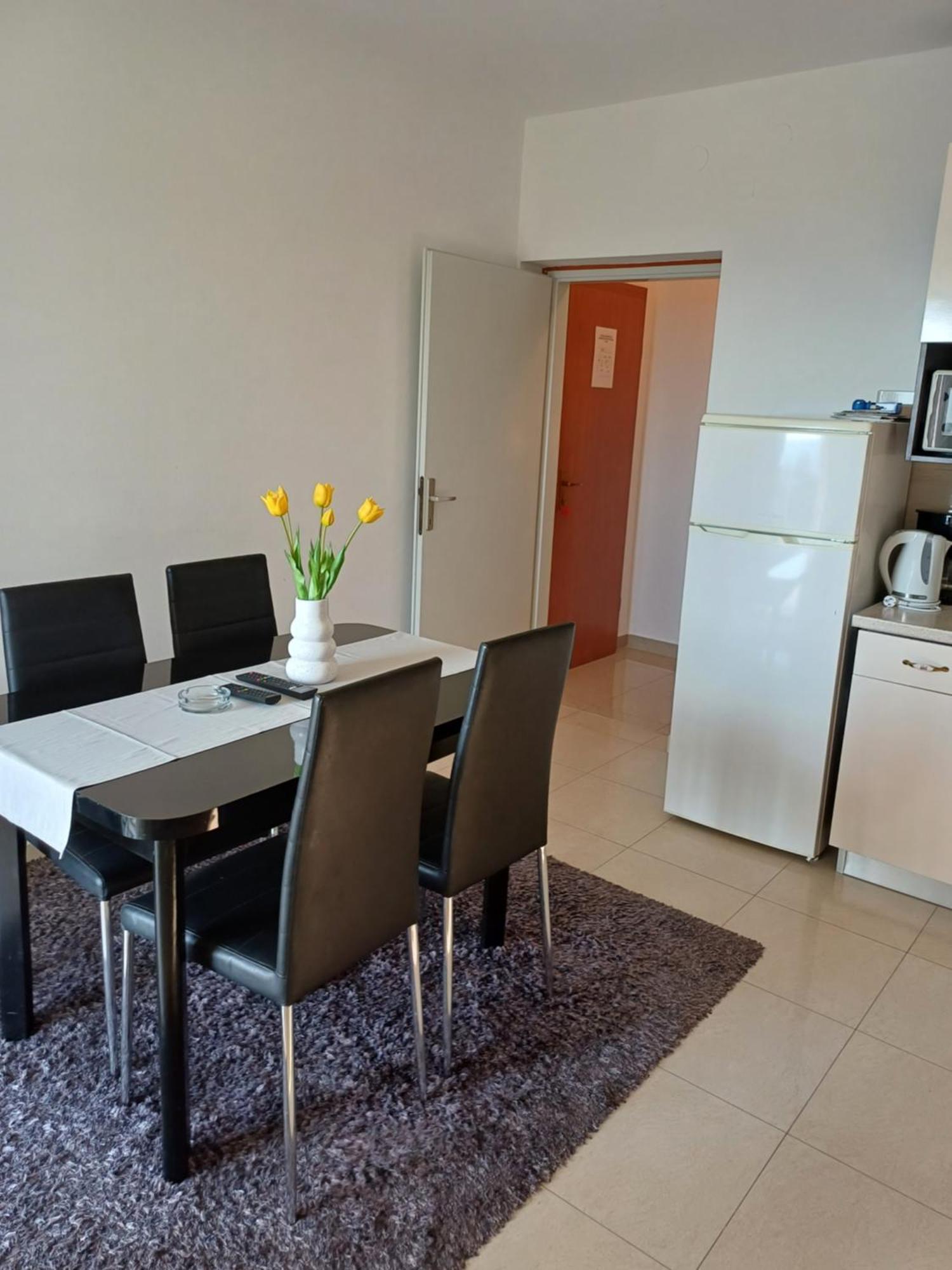 Apartments Jure Miljak Подстрана Екстериор снимка