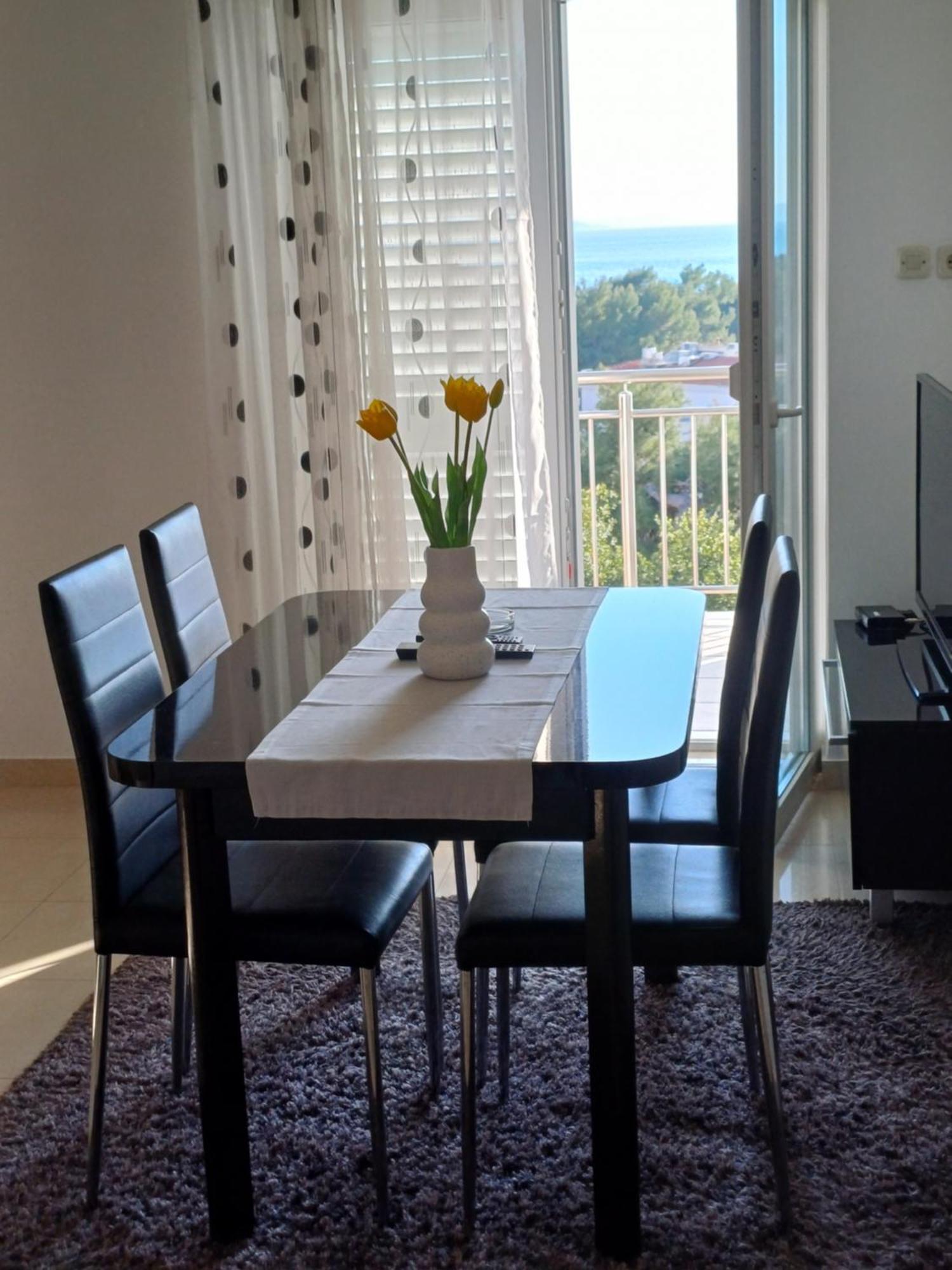 Apartments Jure Miljak Подстрана Екстериор снимка