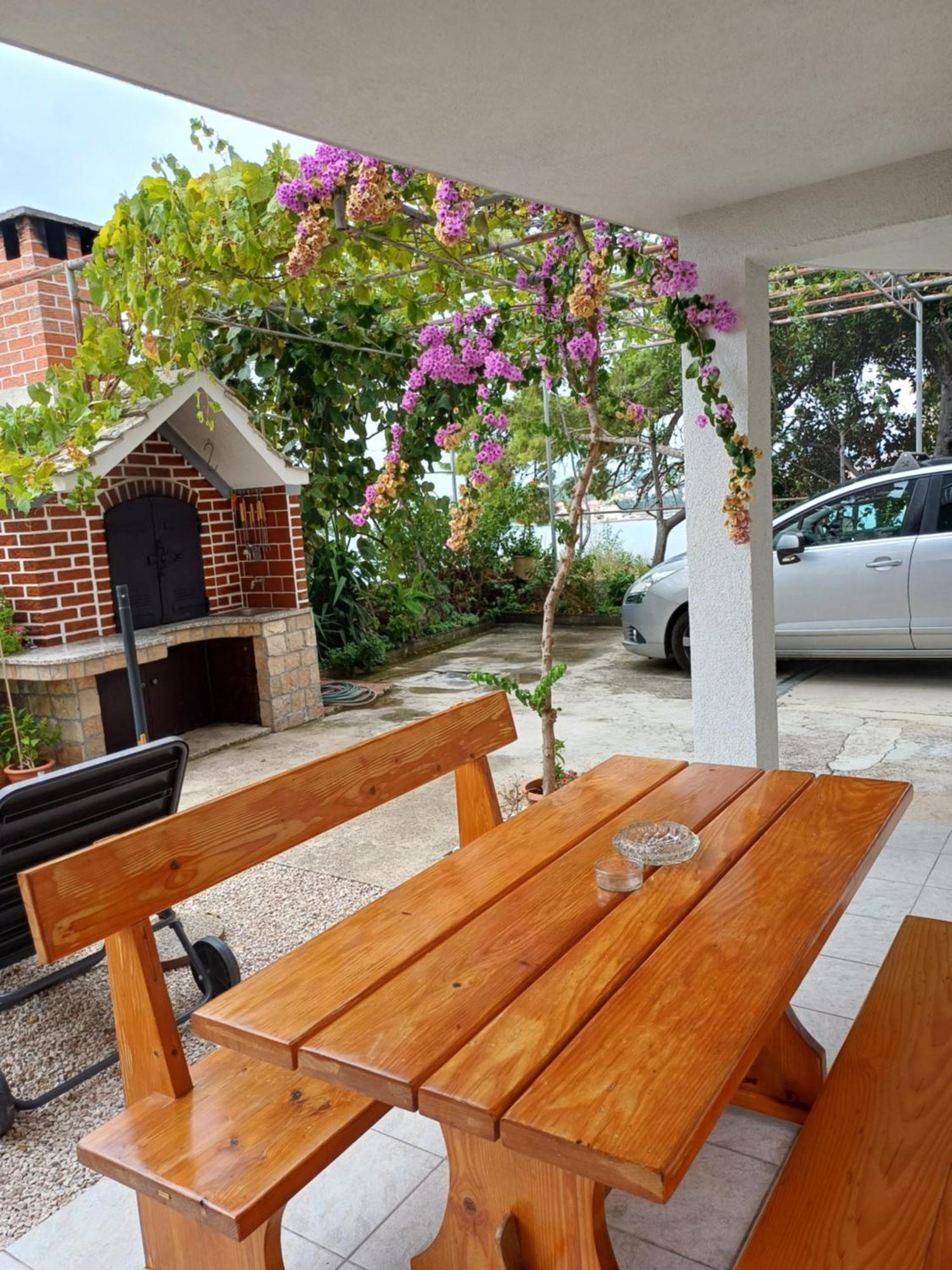 Apartments Jure Miljak Подстрана Екстериор снимка