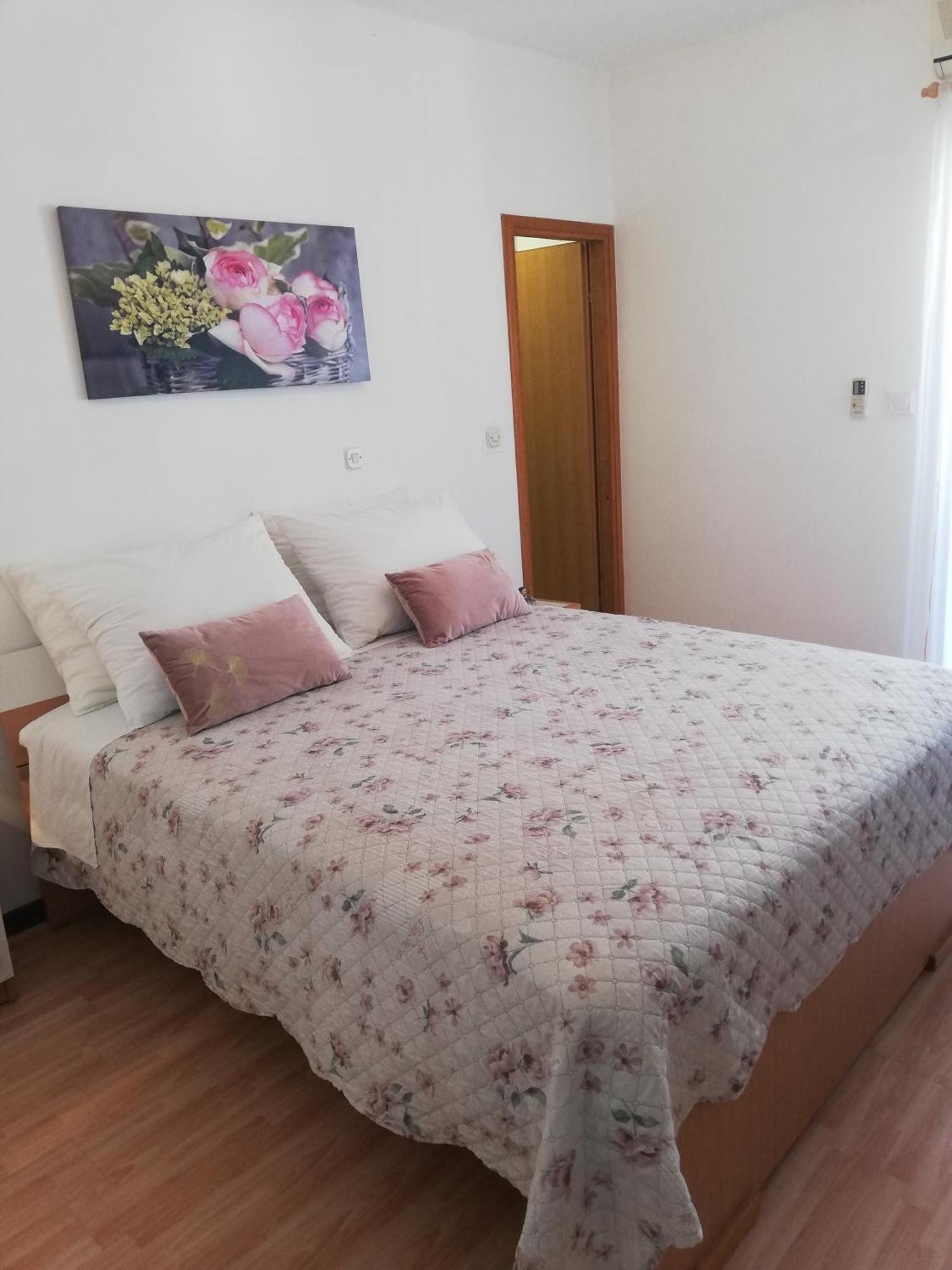 Apartments Jure Miljak Подстрана Екстериор снимка