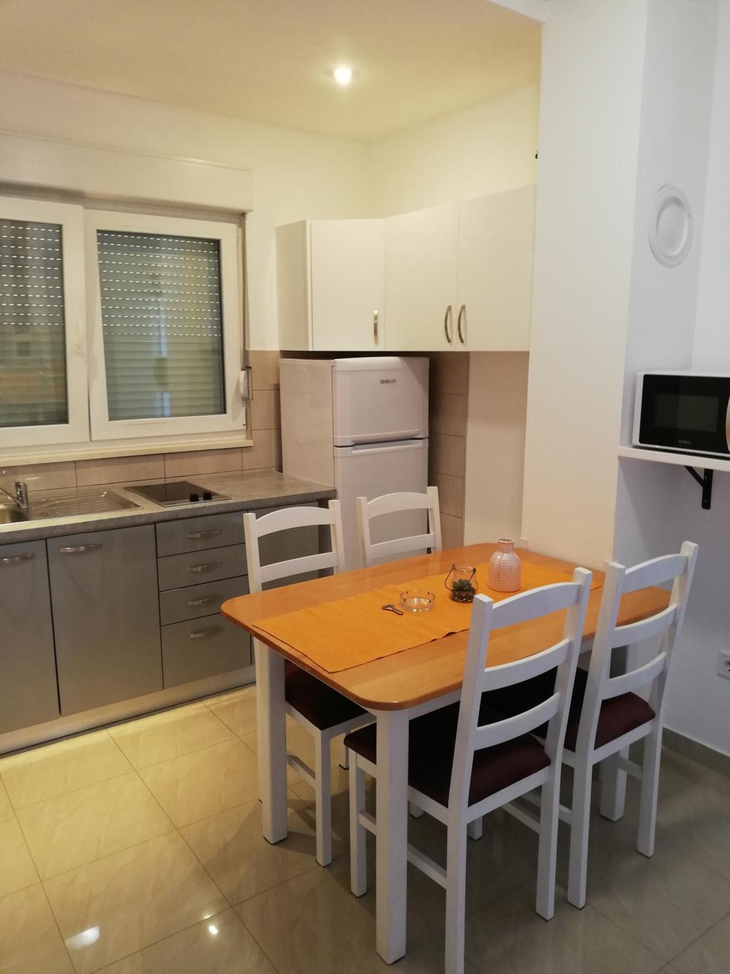 Apartments Jure Miljak Подстрана Екстериор снимка