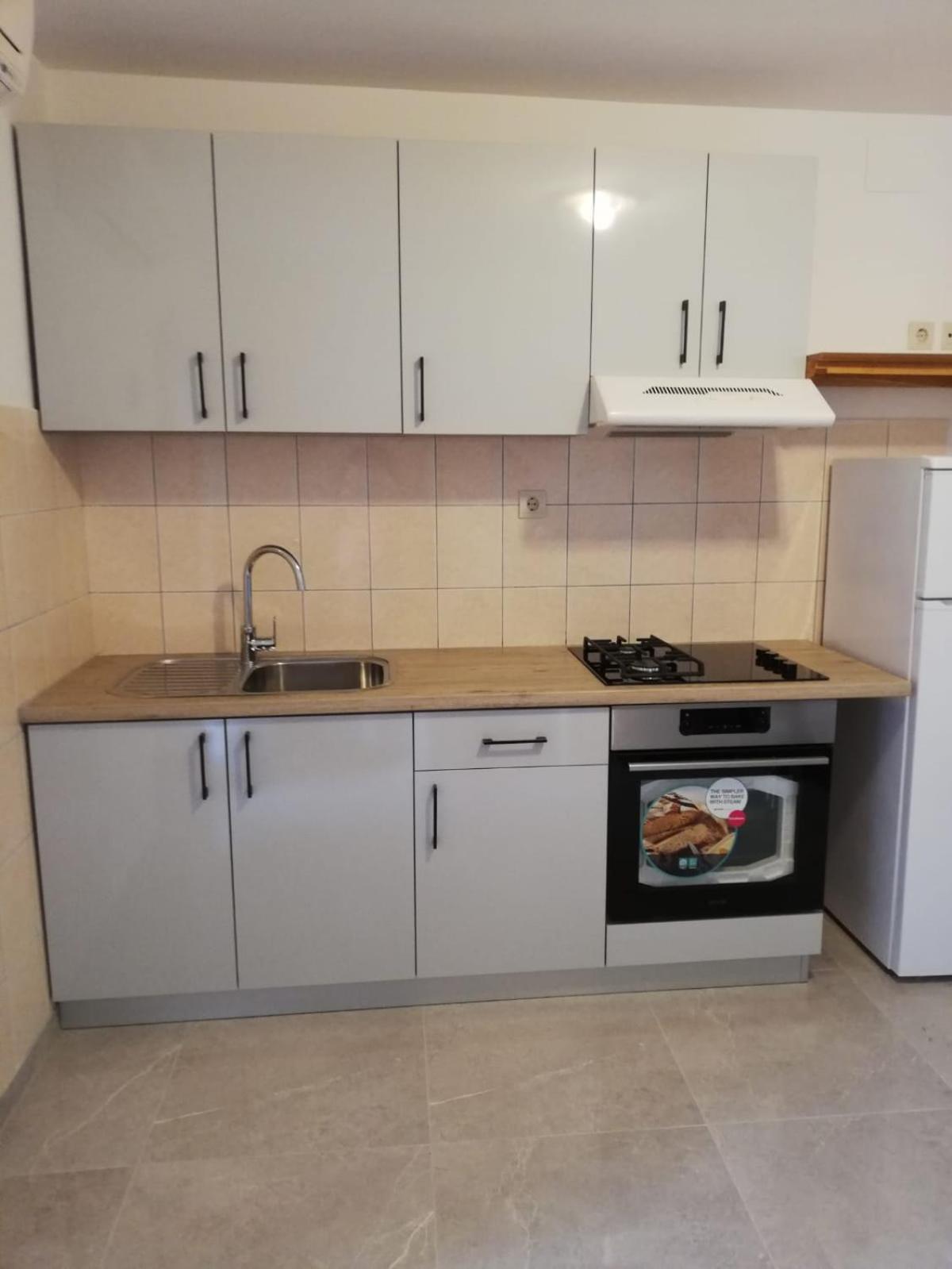 Apartments Jure Miljak Подстрана Екстериор снимка