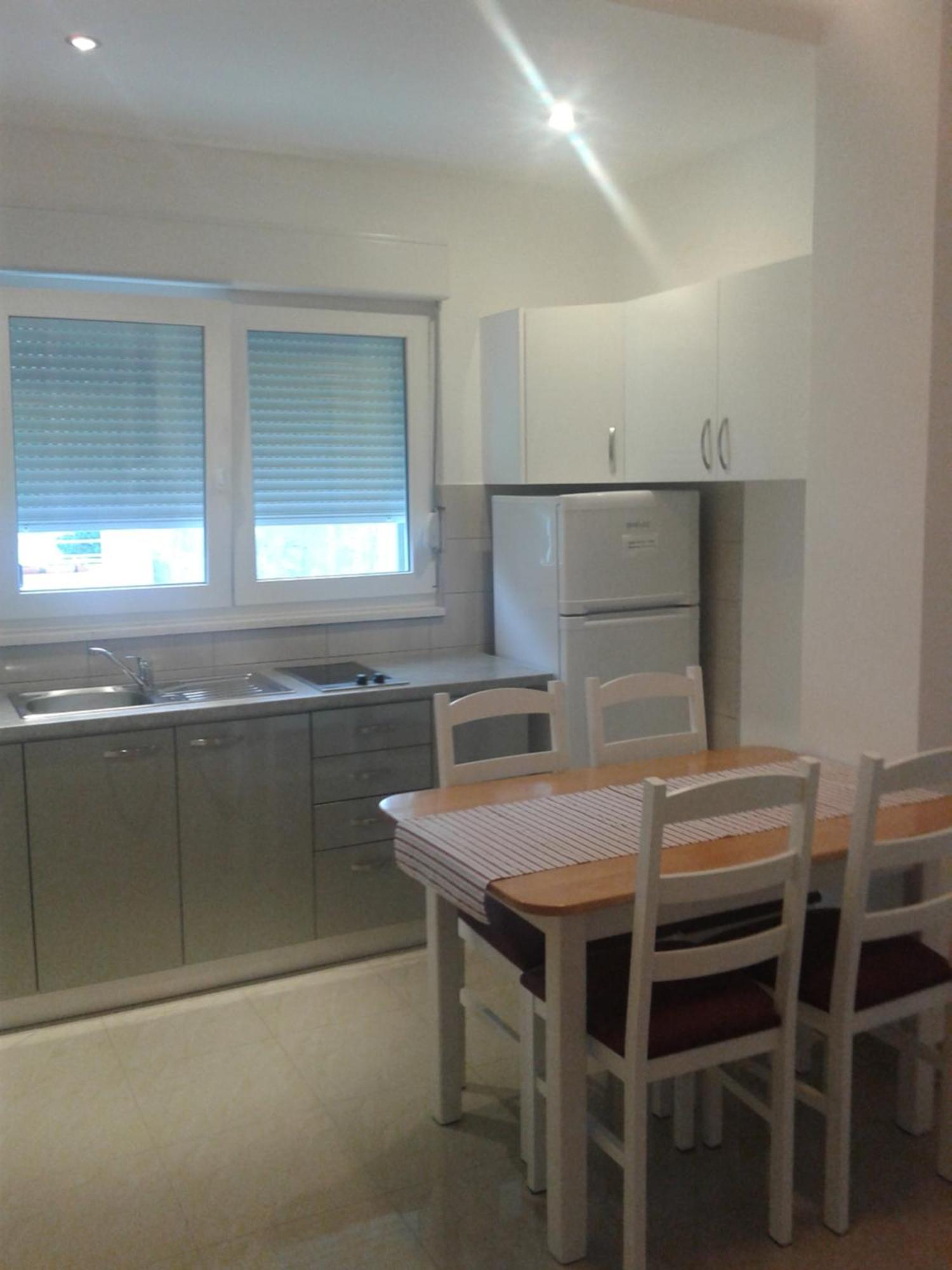 Apartments Jure Miljak Подстрана Екстериор снимка