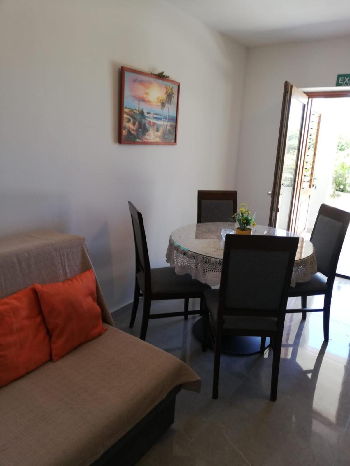 Apartments Jure Miljak Подстрана Екстериор снимка